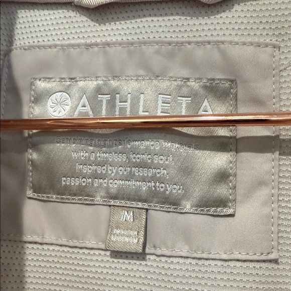 Athleta Drip Drip Anorak Beach Pink Rain jacket.  Size  medium - Picture 6 of 7